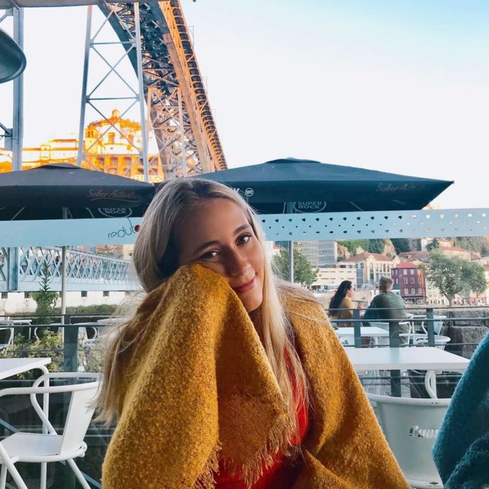 Meet your Posher, Olivia